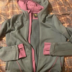 Mountain Hardware Women’s Size Large